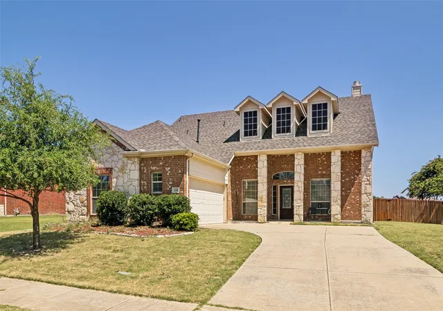 Photo 1 of Single family home for sale at 1686 Tannerson Dr, Rockwall, TX 75087 | MLS# 21330190 | Listing updated on 2026-08-22