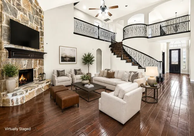 Photo 4 of Single family home for sale at 206 White Rock Ct, Red Oak, TX 75154 | MLS# 21331305 | Listing updated on 2026-10-04