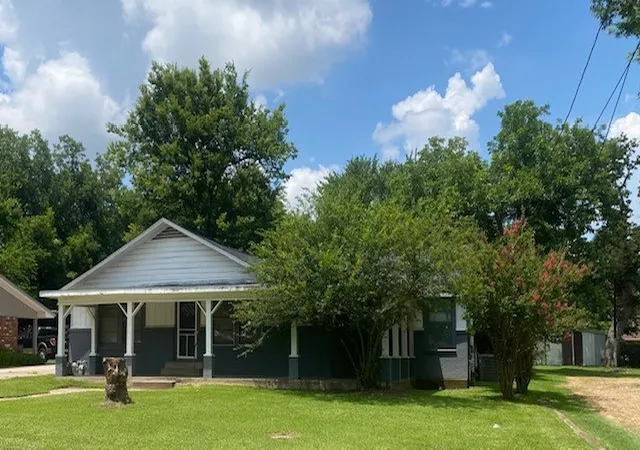 Photo 1 of Sale Pending at 106 Nw 2nd St, Bogata, TX 75417 | MLS# 21331258 | Listing updated on 2026-08-24