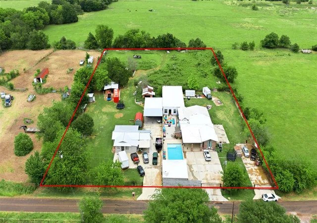 Photo 3 of Single family home for sale at 19685 County Road 4045a, Kemp, TX 75143 | MLS# 21330271 | Listing updated on 2026-07-24