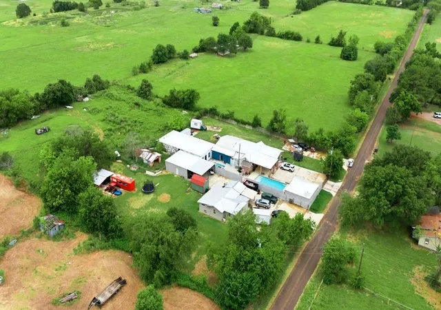 Photo 3 of Single family home for sale at 19685 County Road 4045A, Kemp, TX 75143 | MLS# 21330271 | Listing updated on 2026-07-24