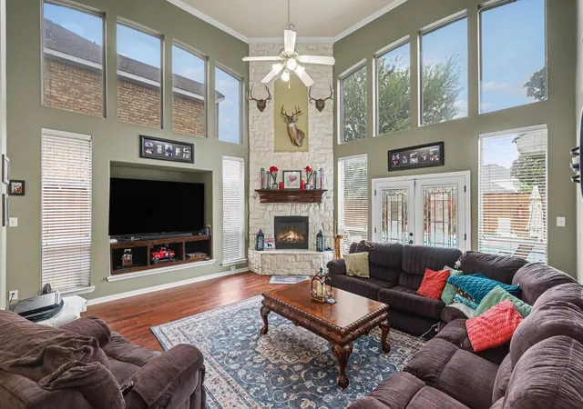Photo 3 of Single family home for sale at 10402 Fairway Vista Dr, Rowlett, TX 75089 | MLS# 21331202 | Listing updated on 2026-08-26