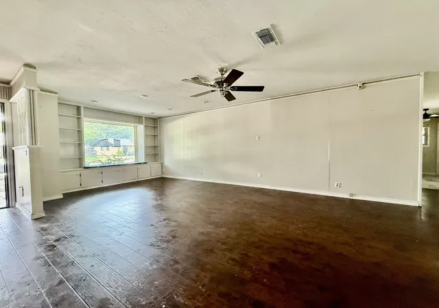 Photo 2 of Single family home for sale at 202 Juniper St, Mansfield, TX 76063 | MLS# 21331277 | Listing updated on 2026-09-25