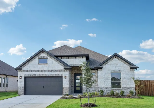 Photo 2 of Single family home for sale at 2417 Rams Horn Dr, Waxahachie, TX 75167 | MLS# 21331293 | Listing updated on 2026-10-07