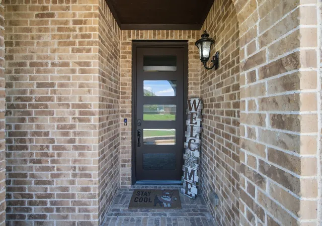 Photo 3 of Single family home for sale at 1106 Alderwood Dr, Justin, TX 76247 | MLS# 21330095 | Listing updated on 2026-09-28