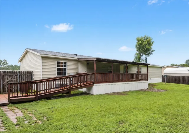 Photo 3 of Manufactured home for sale at 329 Canvas Back Dr, Princeton, LA 71067 | MLS# 21331338 | Listing updated on 2026-08-04