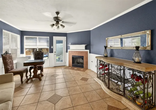 Photo 4 of Single family home for sale at 2272 Bresee Dr, Carrollton, TX 75010 | MLS# 21330998 | Listing updated on 2026-08-29