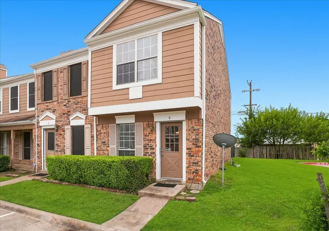 Photo 2 of Condo for sale at 703 Lee St #6, Mesquite, TX 75149 | MLS# 21330339 | Listing updated on 2026-08-31