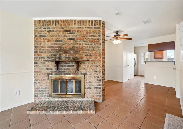Photo 4 of Condo for sale at 703 Lee St #6, Mesquite, TX 75149 | MLS# 21330339 | Listing updated on 2026-08-31