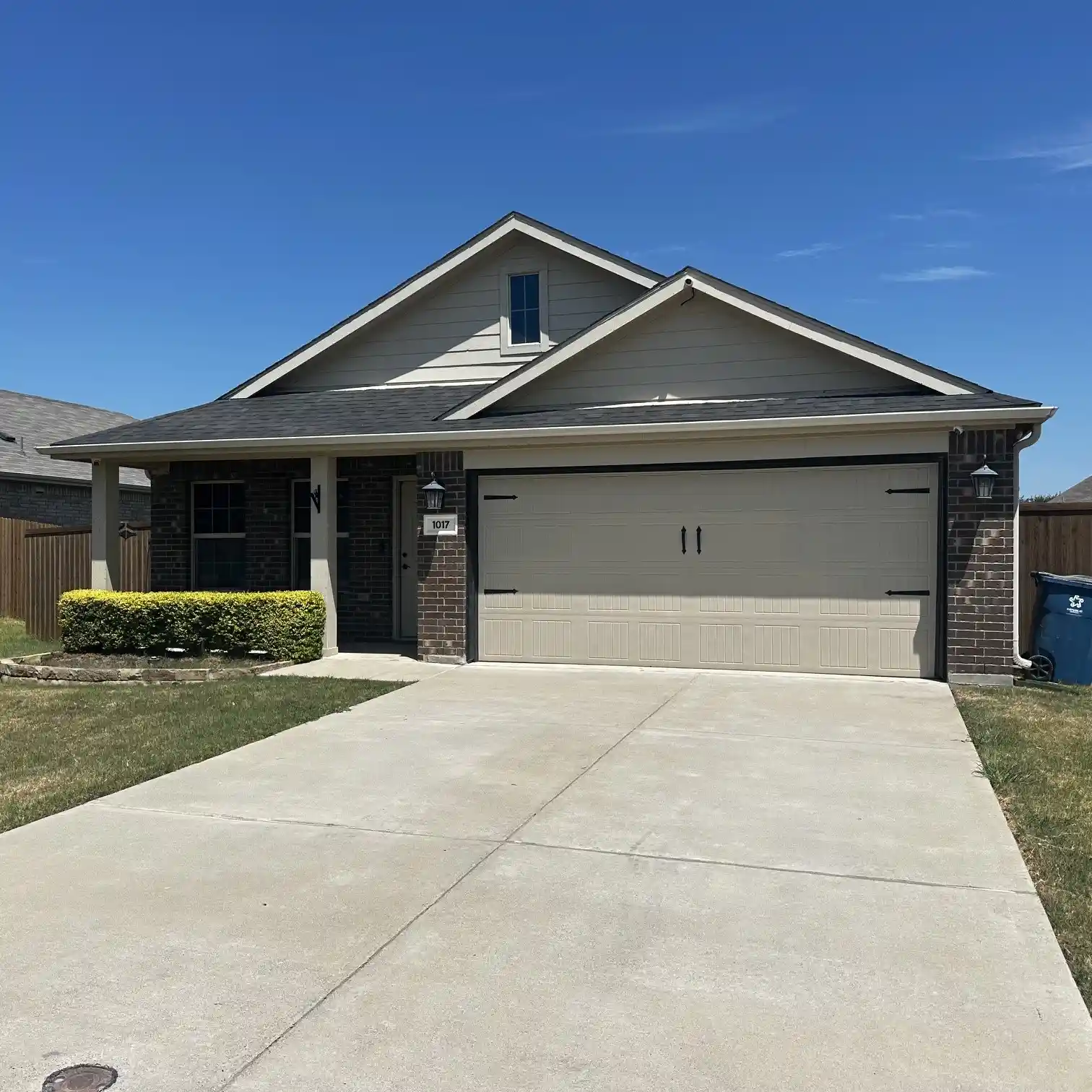 Single family home for sale at 1017 Skyline Dr, Hutchins, TX 75141 | MLS# 21331399