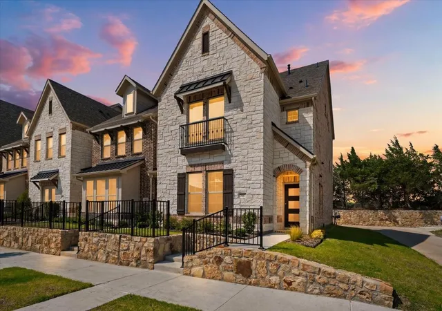 Photo 1 of Townhouse for sale at 7937 Bayside Dr, Rowlett, TX 75088 | MLS# 21331237 | Listing updated on 2026-10-08