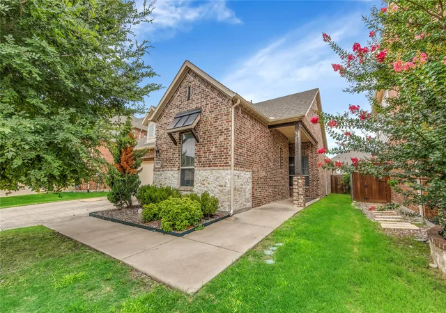 Photo 1 of Single family home for sale at 1622 Grove Park Pl, Garland, TX 75040 | MLS# 21331340 | Listing updated on 2026-07-15