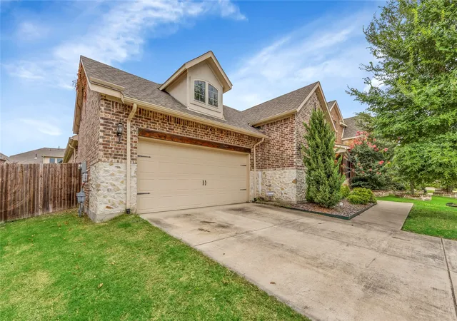 Photo 2 of Single family home for sale at 1622 Grove Park Pl, Garland, TX 75040 | MLS# 21331340 | Listing updated on 2026-07-15