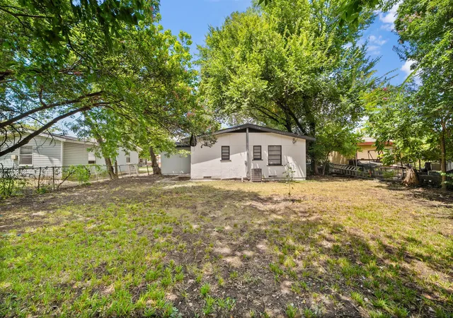 23rd image of 402 E Linda Dr, Garland, TX 75041 | MLS# 21260739