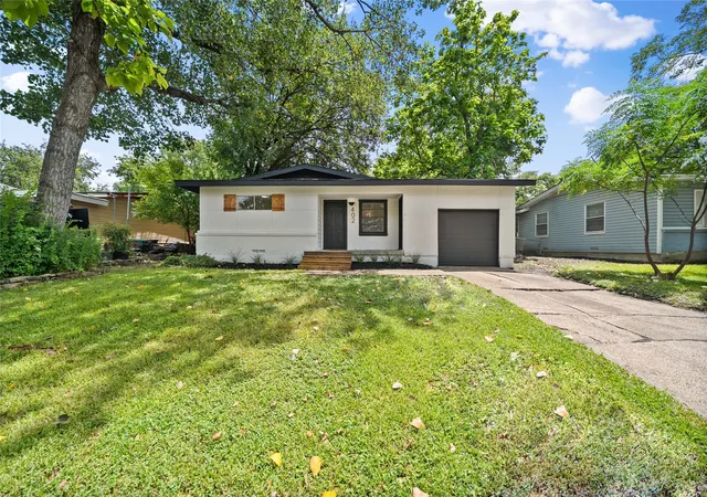 2nd image of 402 E Linda Dr, Garland, TX 75041 | MLS# 21260739