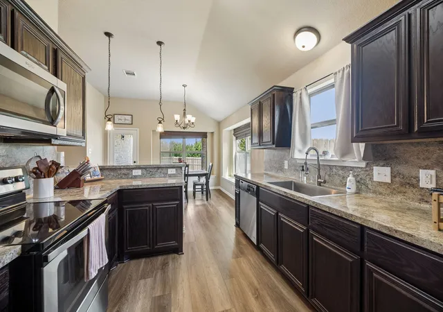 Photo 2 of Sale Pending at 1901 Millbrook Dr, Midlothian, TX 76065 | MLS# 21331449 | Listing updated on 2026-08-22