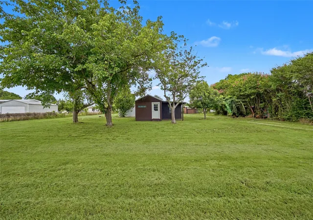 3rd image of 1304 Terry Dr, Willow Park, TX 76008 | MLS# 21331521