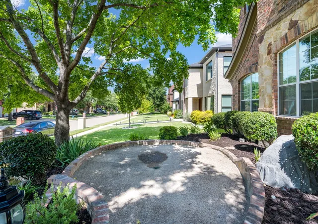 Photo 3 of Single family home for sale at 2344 Chenault Dr, Frisco, TX 75033 | MLS# 21317442 | Listing updated on 2026-08-22