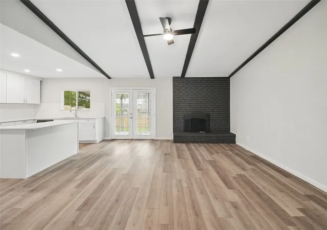 2nd image of 2221 Pennington Dr Dr, Arlington, TX 76014 | MLS# 21328888