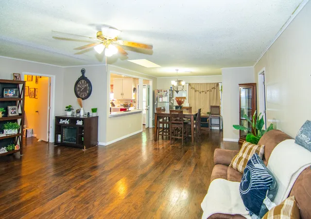 Photo 4 of Single family home for sale at 1909 4Th St, Brownwood, TX 76801 | MLS# 21331550 | Listing updated on 2026-08-22