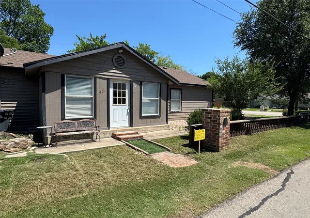 1st image of 411 Evelyn St, Mc Kinney, TX 75069 | MLS# 21331573