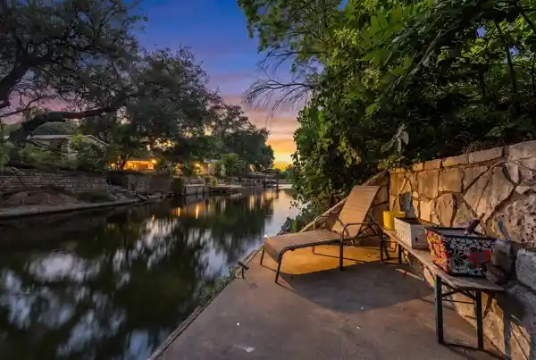 Photo 1 of Single family home for sale at 3810 Silver Creek Ct, Granbury, TX 76048 | MLS# 21331552 | Listing updated on 2026-10-14