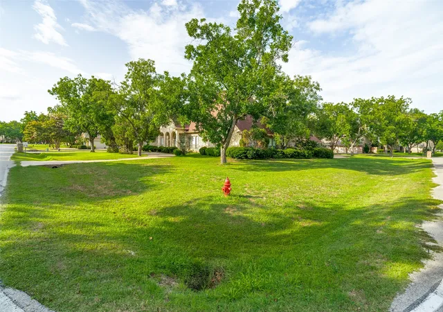 Photo 1 of Single family home for sale at 9709 Divot Dr, Granbury, TX 76049 | MLS# 21331578 | Listing updated on 2026-09-16