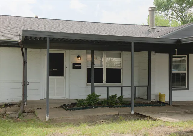 Photo 2 of Sale Pending at 2713 Westview Dr, Mesquite, TX 75150 | MLS# 21331542 | Listing updated on 2026-09-06