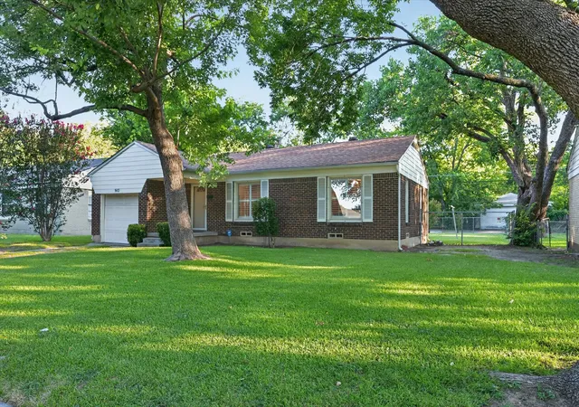 Photo 3 of Sale Pending at 1613 Pat Dr, Dallas, TX 75228 | MLS# 21331515 | Listing updated on 2026-08-28