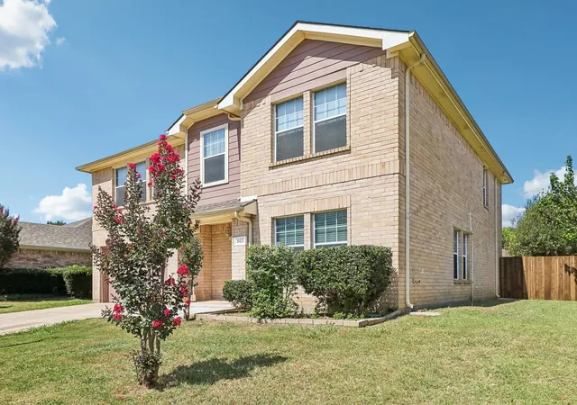 Homes for sale in Euless, TX | 503 Angela Ln, Euless, TX 76039 | MLS# 21328907