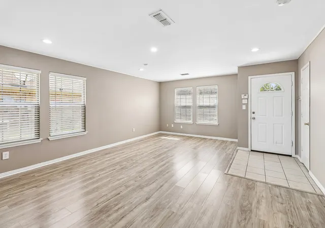 Homes for sale in Euless, TX | 503 Angela Ln, Euless, TX 76039 | MLS# 21328907