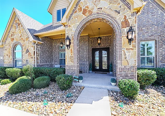 Photo 3 of Single family home for sale at 3841 Karen Rd, Midlothian, TX 76065 | MLS# 21330772 | Listing updated on 2026-09-17