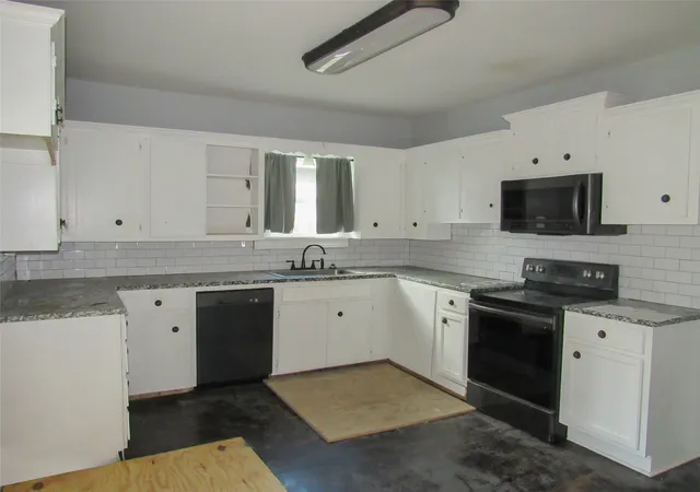 Photo 2 of Sale Pending at 608 Hayes St, Mc Gregor, TX 76657 | MLS# 21331670 | Listing updated on 2026-07-21