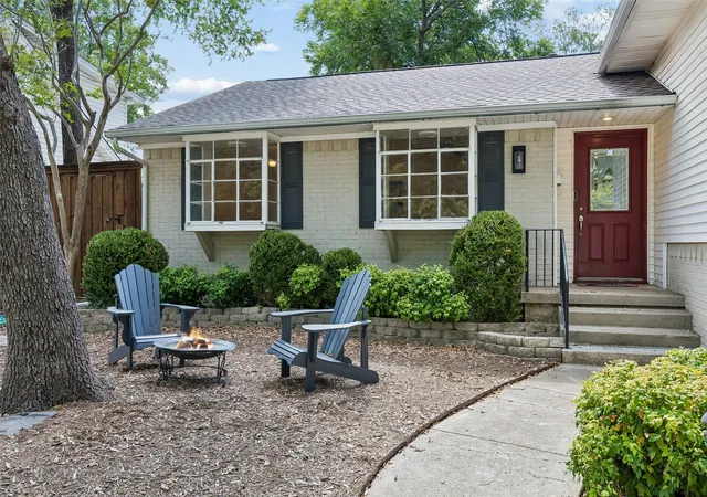 Photo 2 of Sale Pending at 703 S Weatherred Dr, Richardson, TX 75080 | MLS# 21322299 | Listing updated on 2026-08-29