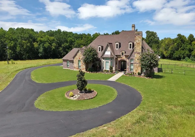 Photo 1 of Single family home for sale at 3875 Fm 121, Van Alstyne, TX 75495 | MLS# 21330277 | Listing updated on 2026-08-17