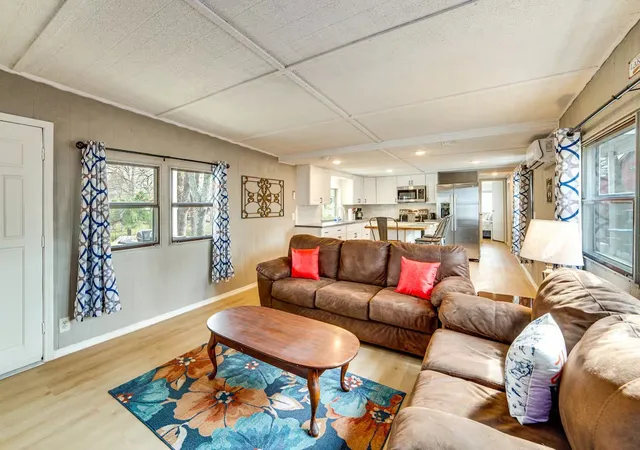 Photo 2 of Manufactured home for sale at 101 Crocker Dr, Malakoff, TX 75148 | MLS# 21331719 | Listing updated on 2026-09-24