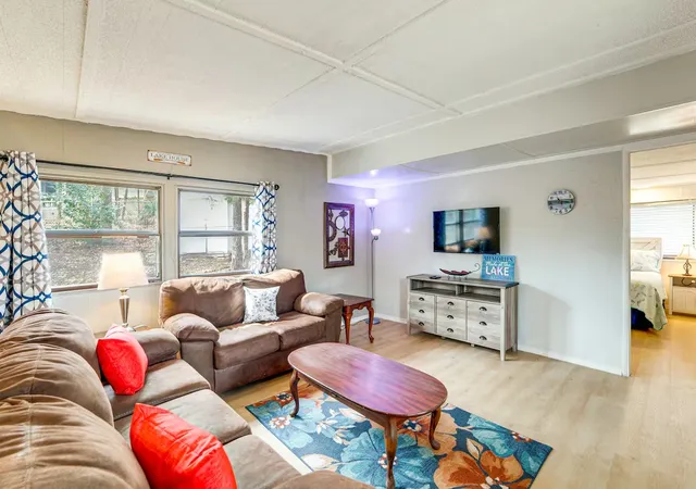 Photo 3 of Manufactured home for sale at 101 Crocker Dr, Malakoff, TX 75148 | MLS# 21331719 | Listing updated on 2026-09-24