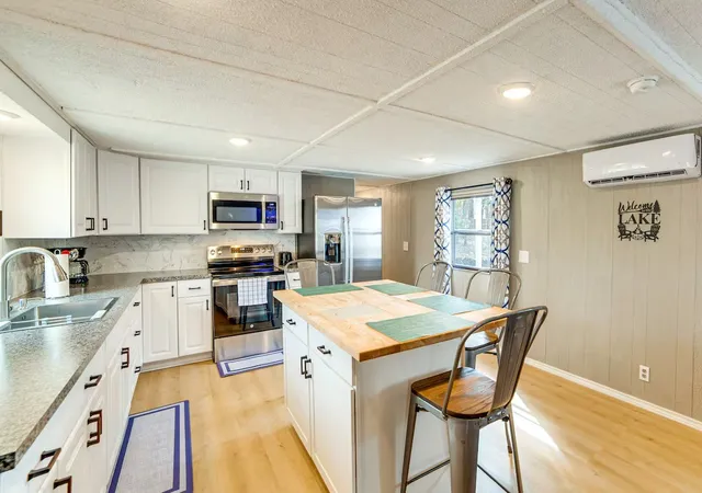 Photo 4 of Manufactured home for sale at 101 Crocker Dr, Malakoff, TX 75148 | MLS# 21331719 | Listing updated on 2026-09-24