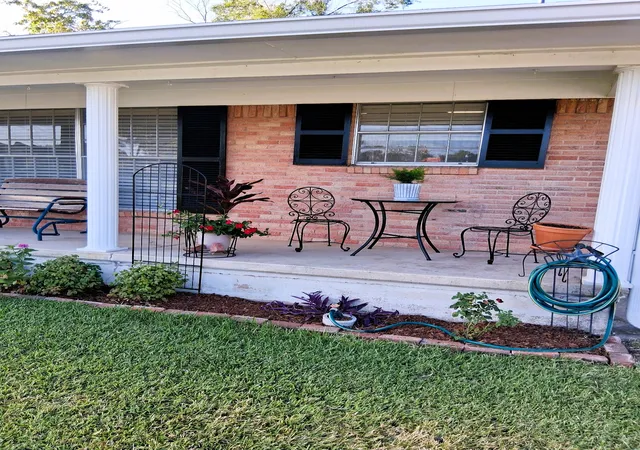 Photo 3 of Single family home for sale at 1016 E Franklin St, Hillsboro, TX 76645 | MLS# 21330939 | Listing updated on 2026-08-16
