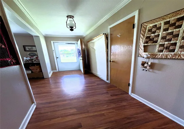Photo 4 of Single family home for sale at 1016 E Franklin St, Hillsboro, TX 76645 | MLS# 21330939 | Listing updated on 2026-08-16