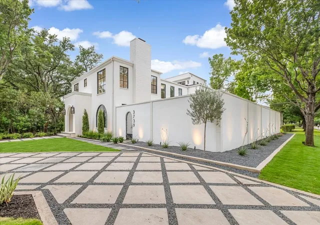 Photo 2 of Mansion for sale at 3739 N Versailles Ave, Dallas, TX 75209 | MLS# 21331754 | Listing updated on 2026-07-24