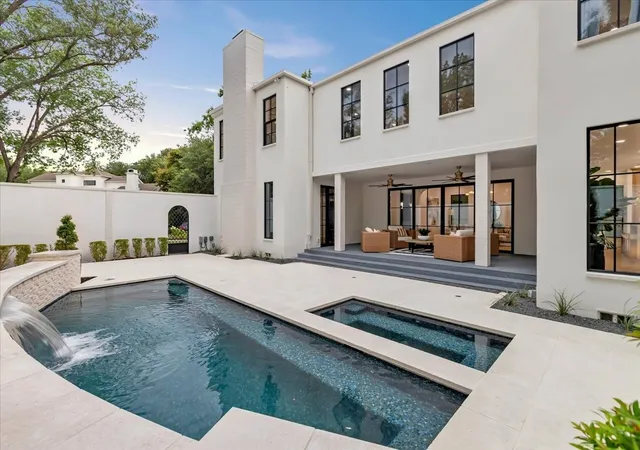 Photo 3 of Single family home for sale at 3739 N Versailles Ave, Dallas, TX 75209 | MLS# 21331754 | Listing updated on 2026-07-24