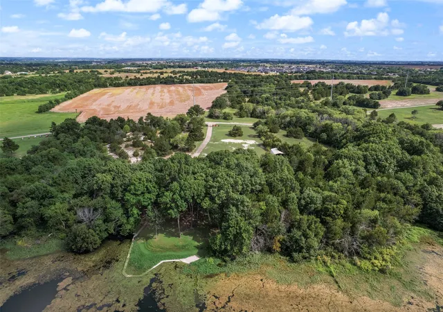 Photo 4 of House for sale at 235 Taylor Rd, Waxahachie, TX 75165 | MLS# 21331111 | Listing updated on 2026-08-27