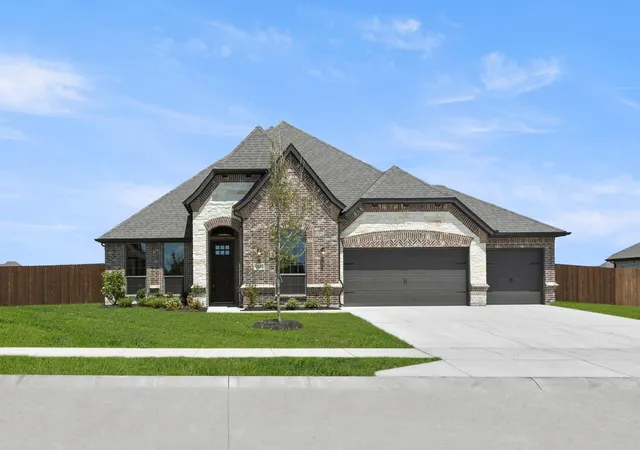 Photo 1 of Sale Pending at 112 Golden Jackal Ct, Godley, TX 76044 | MLS# 21331734 | Listing updated on 2026-08-16