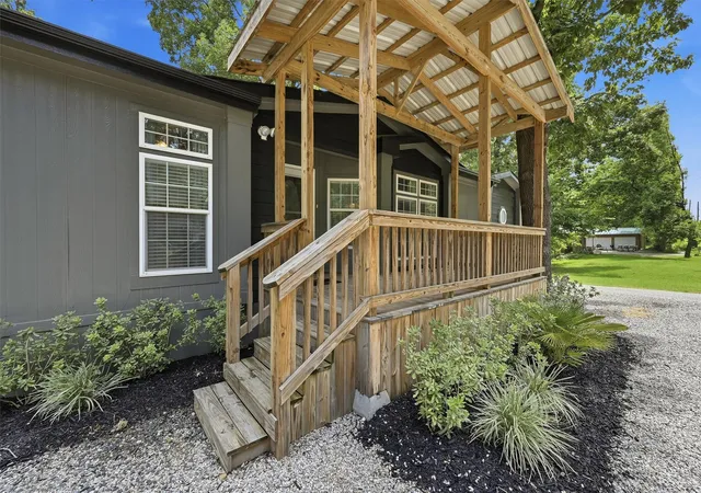 Photo 2 of Single family home for sale at 41 Missouri Ave, Pottsboro, TX 75076 | MLS# 21331822 | Listing updated on 2026-08-24