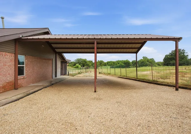 Photo 2 of Single family home for sale at 1670 Alexander Rd, Stephenville, TX 76401 | MLS# 21331441 | Listing updated on 2026-09-26