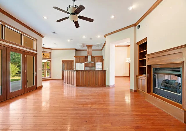 Photo 4 of Single family home for sale at 5310 Farm Road 195, Paris, TX 75462 | MLS# 21331225 | Listing updated on 2026-08-19
