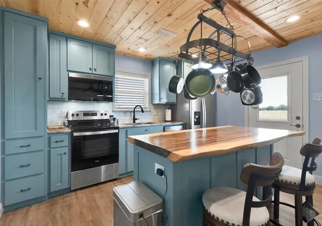 Photo 1 of Single family home for sale at 1158 County Road 1240, Savoy, TX 75479 | MLS# 21331885 | Listing updated on 2026-07-17