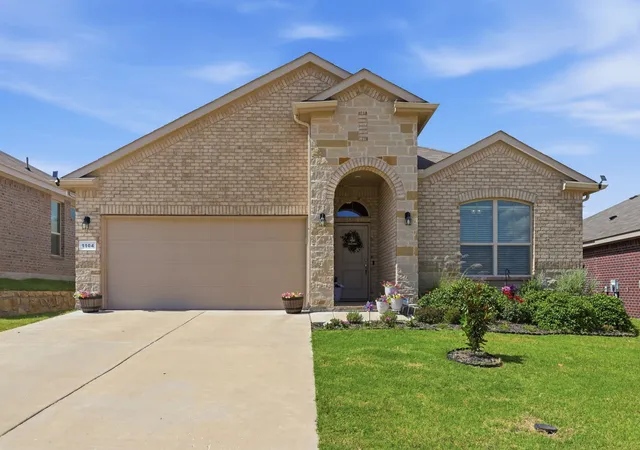 Photo 1 of Single family home for sale at 1104 Eastland Ln, Weatherford, TX 76087 | MLS# 21324458 | Listing updated on 2026-10-07