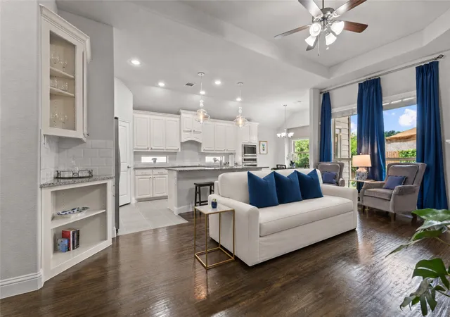 Photo 2 of Single family home for sale at 9621 Rosina Trl, Fort Worth, TX 76126 | MLS# 21331367 | Listing updated on 2026-08-30